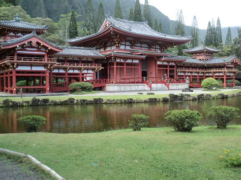 Byodo In Temple Valley Of The Temples Memorial Park Kaneohe Hi