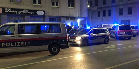 21 Jähriger Zieht Sich Vor Polizei In Wien Nackt Aus Wien Heuteat