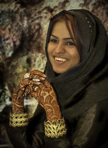 The Girl In Qatar Happy Photography Travel Photography Qatari World Best Photos People Of