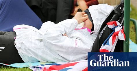 Yawn Tennis Spectators Snooze At Wimbledon In Pictures Sport The
