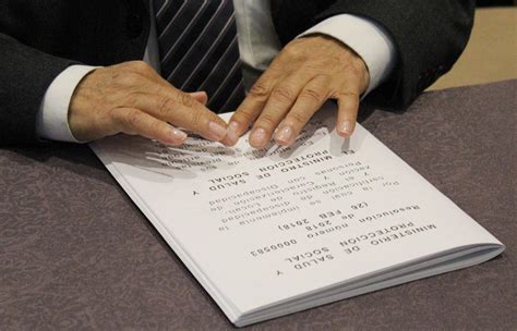 Braille is a tactile writing system used by people who are visually impaired. La importancia del Sistema Braille para las personas ...