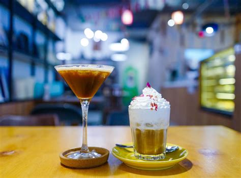 Cafe waiting love, film production year: Eat Drink KL