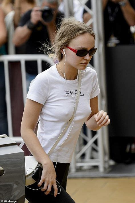 Lily Rose Depp Age Bio Height Father And More Lily Rose Depp Lily Rose Melody Depp Lily Rose