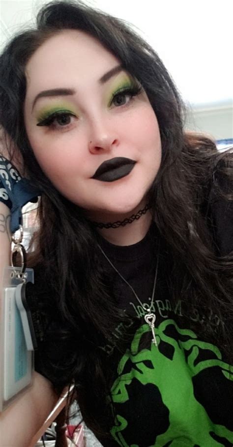 big tiddy goth gf on tumblr