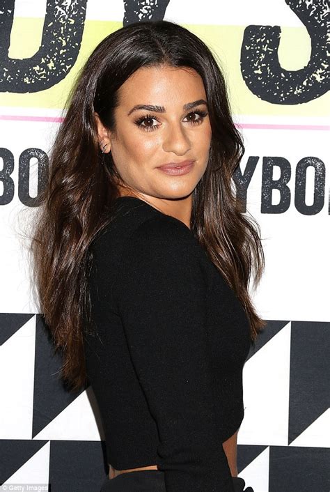Lea Michele Flaunts Her Toned Abs At Shape Magazines Body Shop Fitness Event Daily Mail Online