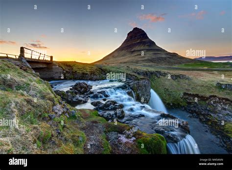 Mount Kirkjufell And The Kirkjufellsfoss In Icelan Stock Photo Alamy