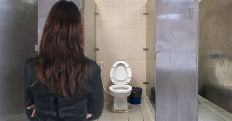 Frustrated Women Demand Trans Women In Public Restrooms Stop Leaving The Toilet Seat Up W³p Lives