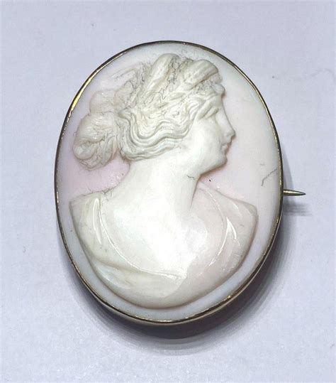 9ct Gold Lady Cameo Brooch Cameos Carved Shells Sundries