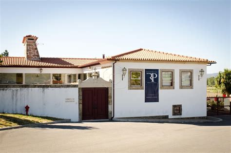 5,851 likes · 8 talking about this · 129 were here. Covid-19. Desespero em lar de Famalicão. Doentes e ...