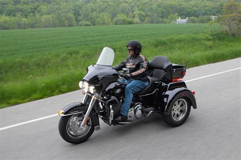So is it legitimate to suppose that owners themselves inspired harley on this one? HARLEY DAVIDSON Tri Glide Ultra Classic specs - 2008, 2009 ...