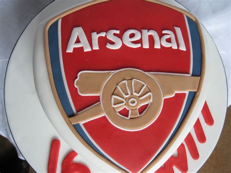 The most common arsenal fc badge material is ceramic. Arsenal FC badge Cake | Lots of these cakes on Flickr so ...