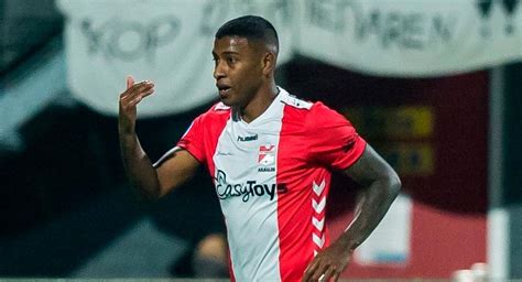 FC Emmen con un gol de Miguel Araujo goleó y es líder del ascenso en los Países Bajos VIDEO
