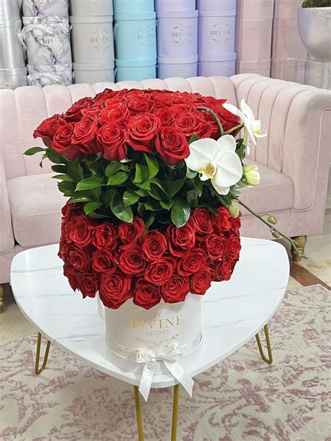 Standing Roses And Orchid 9 Box My Divine Decors Flower Boutique Flower Arrangements