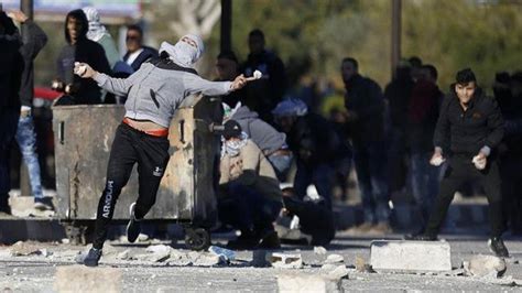 Kantor perdana menteri israel, benjamin netanyahu mengumumkan gencatan senjata dan pernyataan kabinet keamanan menyebutnya 'mutual dan tanpa sementara, hamas juga mengkonfirmasi gencatan senjata akan dimulai pada jumat, 21 mei 2021 pukul 02.00 dini hari. Pemerintah Indonesia Diminta Kirimkan Nota Protes ke PBB ...