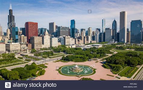 Buckingham Fountain Grant Park Chicago Il Usa Stock Photo Alamy