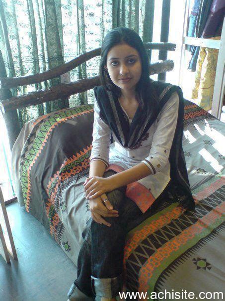 pakistani hot and sexy college girls photos pakistani college girls sexy college girls hot