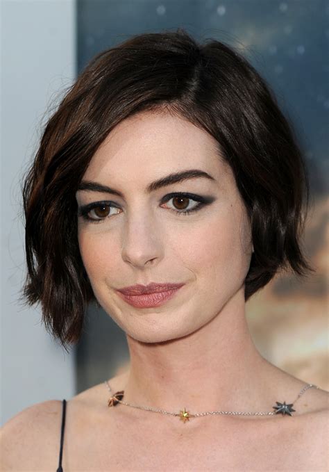 Anne Hathaway Short Wavy Cut Short Hairstyles Lookbook