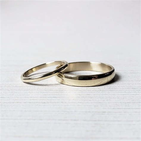 So the next question after price could be is 10k gold better if you are trying to determine how much 10k gold is worth, you should always consult a licensed professional who will examine your 10k gold jewelry piece. 10k Gold vs. 14k Gold - What's the Difference? | Wedding KnowHow