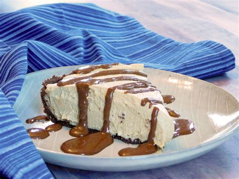 This ultra rich, super creamy and amazingly decadent peanut butter pie with a soft peanut butter cookie crust is healthy. Peanut Butter Pie Diabitic : Sugar Free Peanut Butter ...