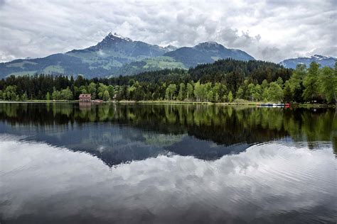 Due to the peat content, the lake is said to have medicinal properties. Schwarzsee (Tirol) Spiegelung Foto & Bild | projekte ...