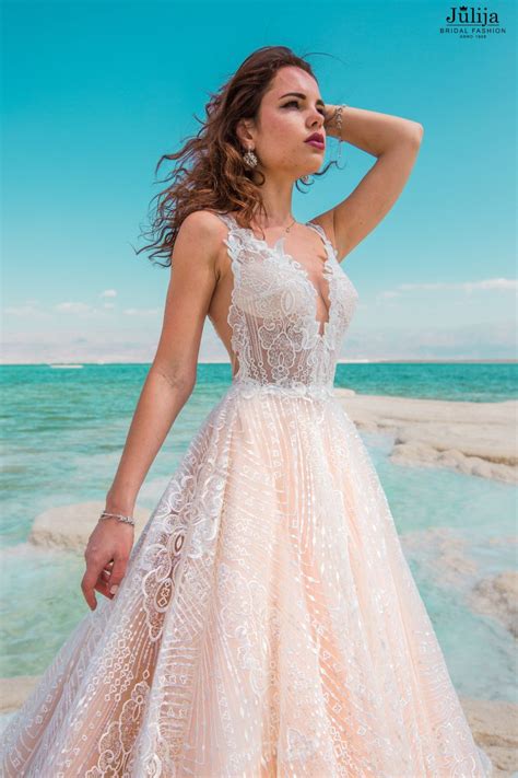If you are getting married, your wedding dress is invaluable. Iris | Production of wedding dresses, bridal gowns. Wholesale