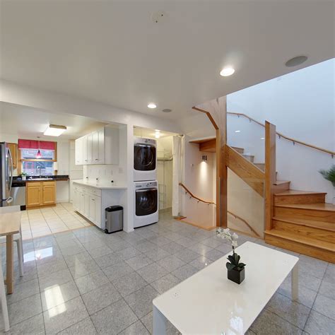 iGUIDE 3D Tour for 205 College Ave, Ithaca, NY