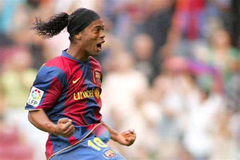 Read all news including political news, current affairs and news headlines online on . FC Barcelona: Ronaldinho und Co.: Barça-Legenden feiern ...