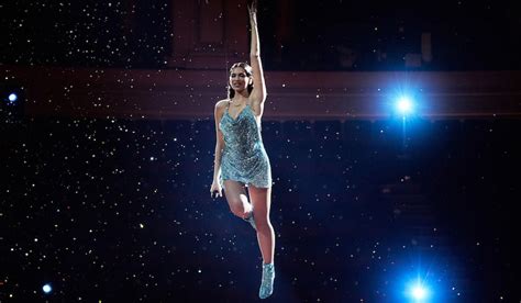Dua Lipa Soars Sky High For Levitating Performance At 2020 Amas Iheart