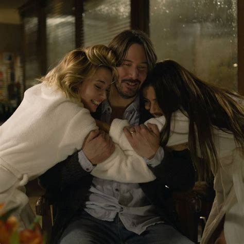 divulgados trailer e novas imagens de knock knock com keanu reeves notícias br