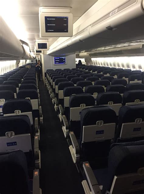 United Boeing 747 Coach Cabin Aircraft Interiors