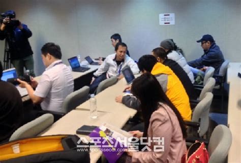 Check other websites in.com zone. SS인턴수첩 '별난' 중국 취재진, 비매너 행동은 없었다 - 축구 ...