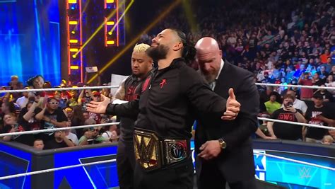 Roman Reigns Debuts New Undisputed Wwe Universal Championship Belt Xfire