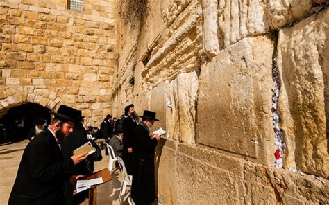 Israel Autoriza Homens E Mulheres A Orar Juntos No Muro Das Lamentações