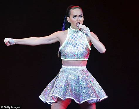 Katy Perry Sings Up A Storm For Her Australian Concert In Sydney Daily Mail Online
