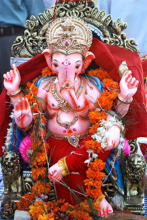 Ganpati hd photos latest ganpati photo update daily ganpati. Ganpati Bappa Photo Gallery & Ganpati Images Photos Full ...