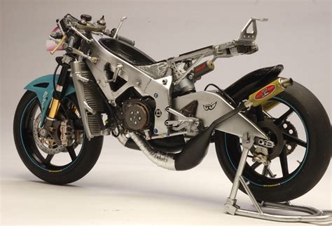 Honda had, in fact, halted development of the honda rs250rw in 2007, so in 2008, honda competed against rivals'. Racing Scale Models: Honda RS 250 RW Team Project μFRS.7C ...
