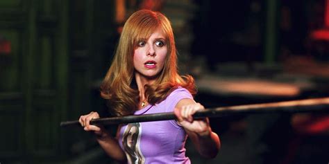 Scooby Doo 5 Reasons We Love Velma And 5 We Love Daphne Movieweb