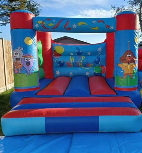 Hey Duggee Velcro Castle With Slide Changeable Themes
