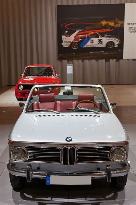 Foto: BMW 2002 Cabriolet, Baujahr 1971, 4-Zylinder Reihenmotor, 100 PS