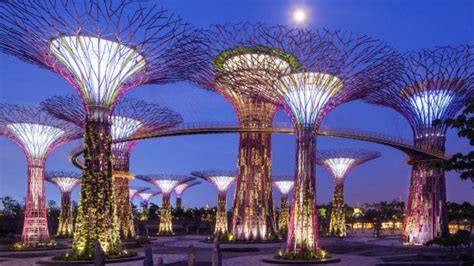 10 Most Dramatic Buildings In Singapore
