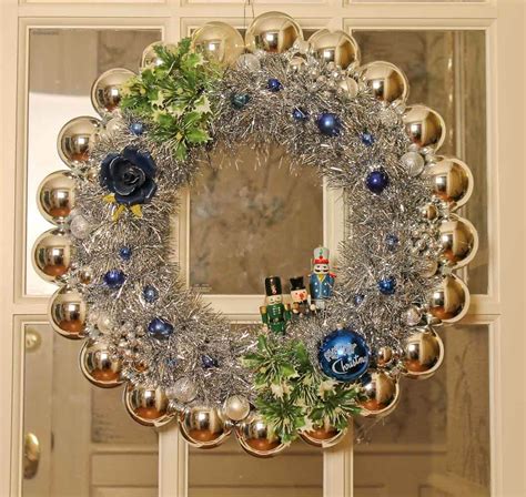 Quick Affordable And Foolproof Christmas Ornament Wreaths Ez Wreaths