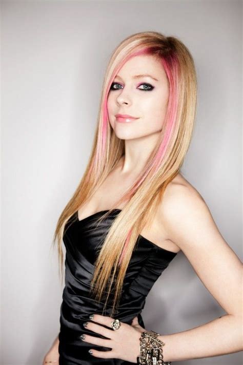 Avril Lavigne Hairstyle Womens Hairstyles Hair Styles