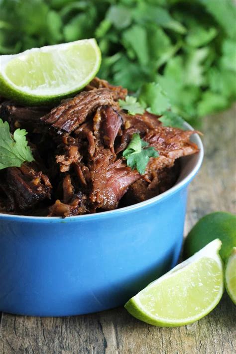 Season the beef all over with salt and pepper and add to the slow. easy slow cooker chili-lime mexican shredded beef