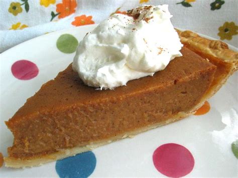 In a large bowl, whisk together pumpkin and next 8 ingredients. Paula Deen's Apple Butter Pumpkin Pie Recipe - Food.com ...