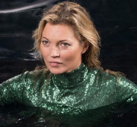 Get Kate Moss Green Sequined Gown From “absolutely Fabulous The Movie