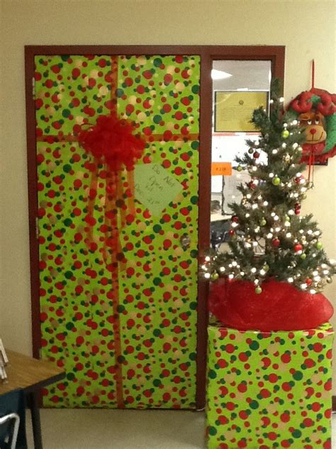 See more ideas about christmas door decorations, christmas door, door decorations. Creativity is Contagious...Pass it On: Christmas Door ...