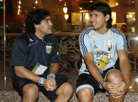 Desde que nació que el mundo del fútbol, espera verlo jugar. Maradona: "Recomendé a Agüero para el Real Madrid y no ...