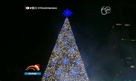 Se Encendió El árbol De Navidad En El Malecón 2000 De Guayaquil Rts Siempre Contigo