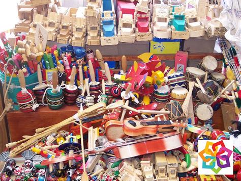 Papel cubre a piedra, piedra rompe a tijera y tijera. MICHOACÁN MÁGICO TE HABLA DE LOS JUGUETES DE MADERA ...