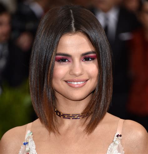 Here Are 15 Of Selena Gomezs Best Hair Moments Hellogiggles